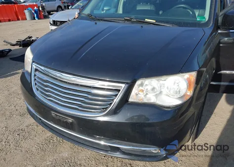 2014 Chrysler Town & Country Touring z USA, uszkodzony, nr VIN 2C4RC1BG7ER455410